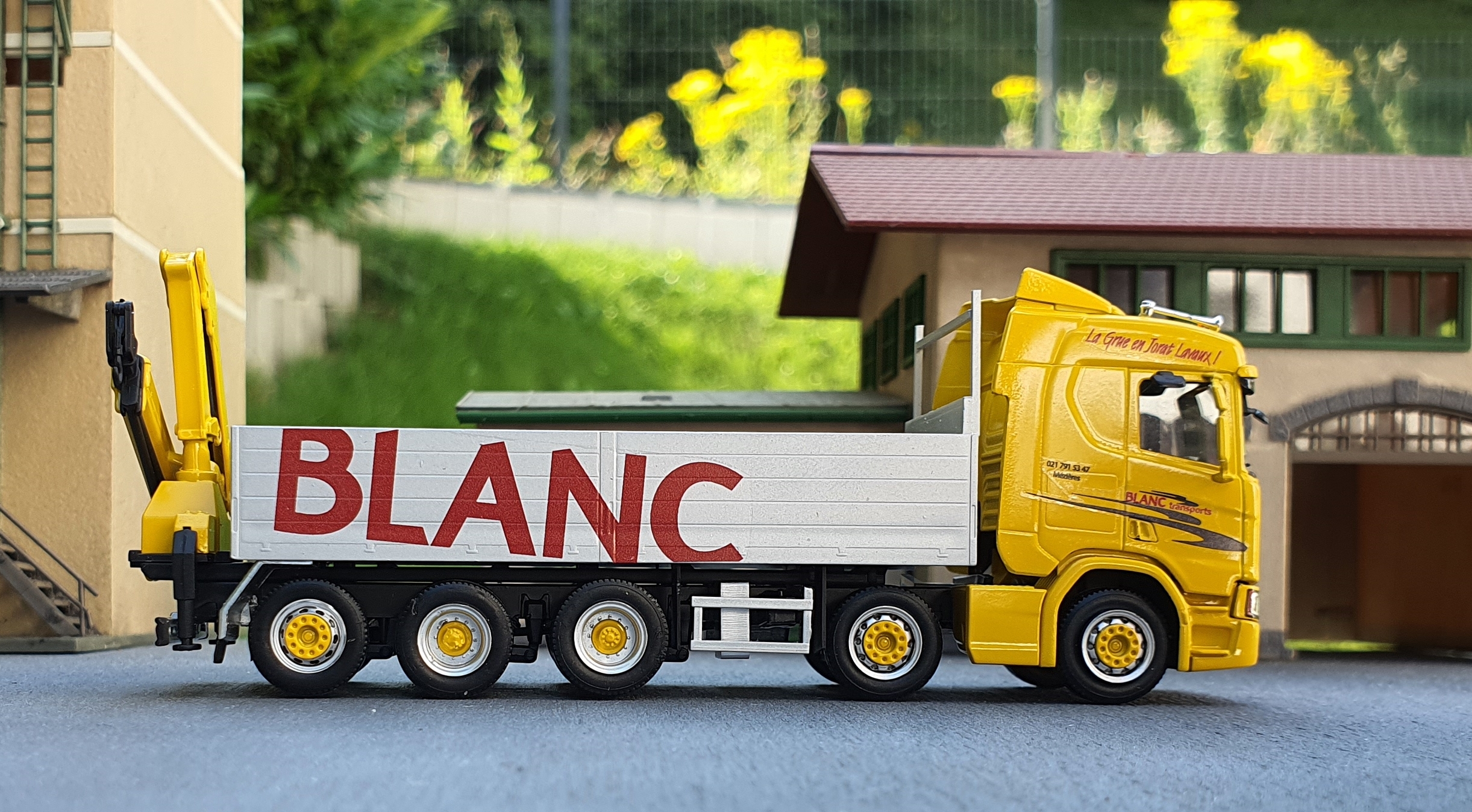 scania_blanc_3.jpg