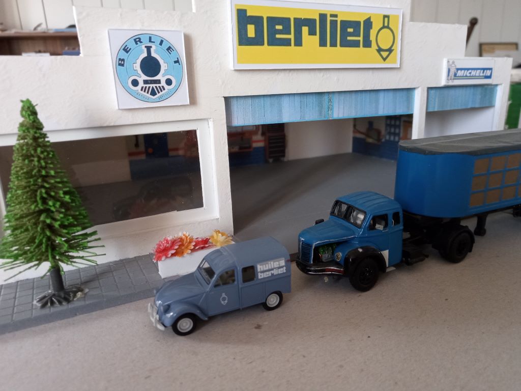 Berliet et 2CV.jpg