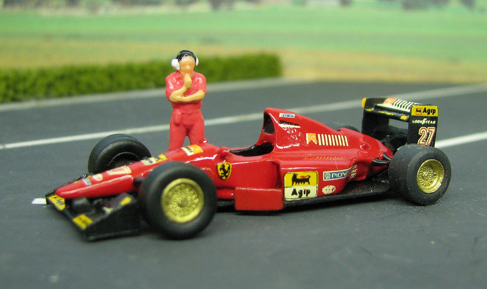 F1 FERRARI 412 T1 B 1994. Pil.ALESI; fab=EVRAT87.jpg