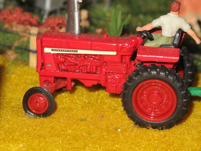 International Farmall 650.JPG