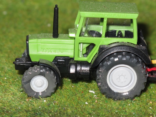 Deutz-Fahr         DX 4.70 de 1983.JPG