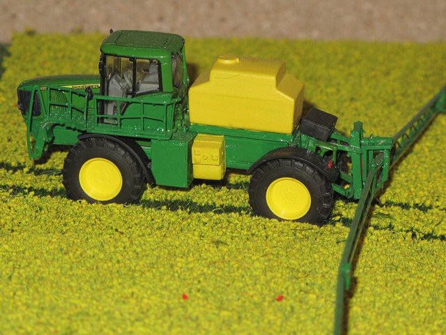 John Deere pulvérisateur        R 403.JPG