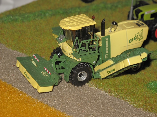 Krone faucheuse Big M 400.JPG