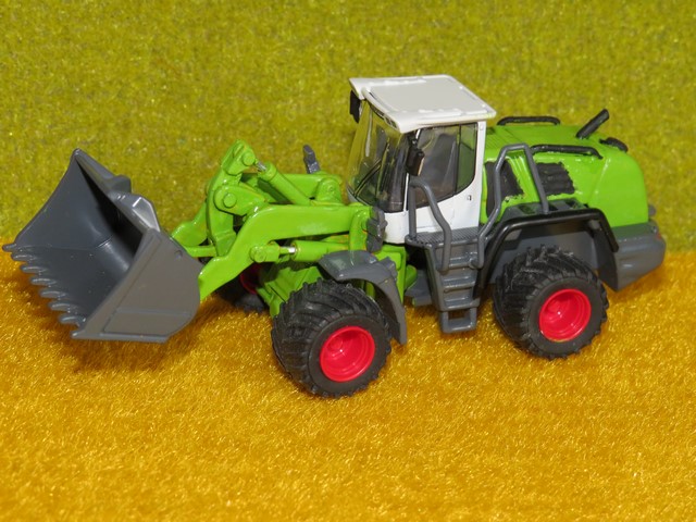 Claas chargeur Torion 1812.JPG