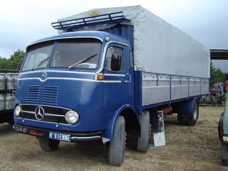 Mercedes 1000 pattes.jpg