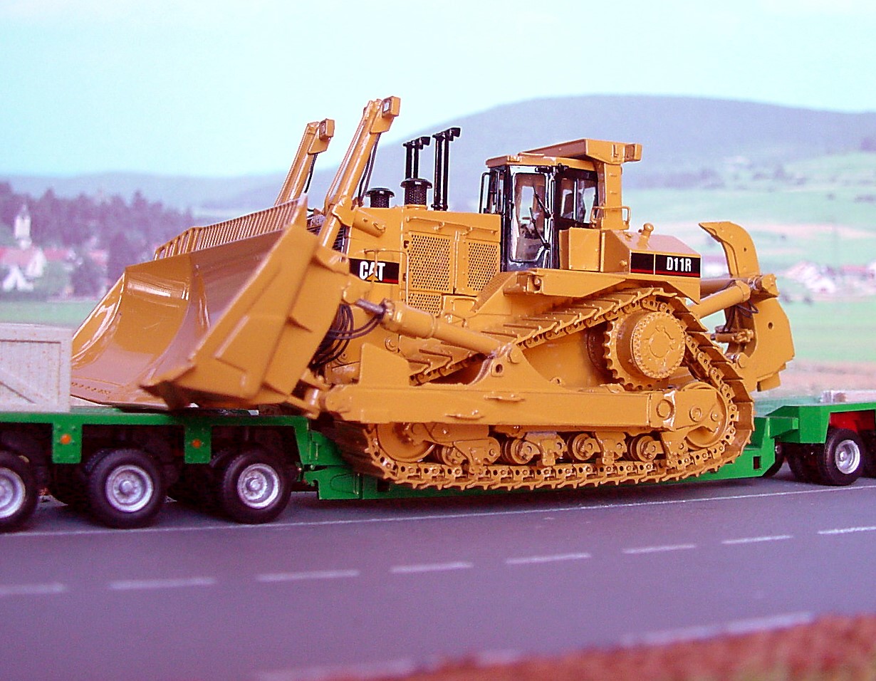 Transport de CAT D11R rem.Goldhofer 10.jpg