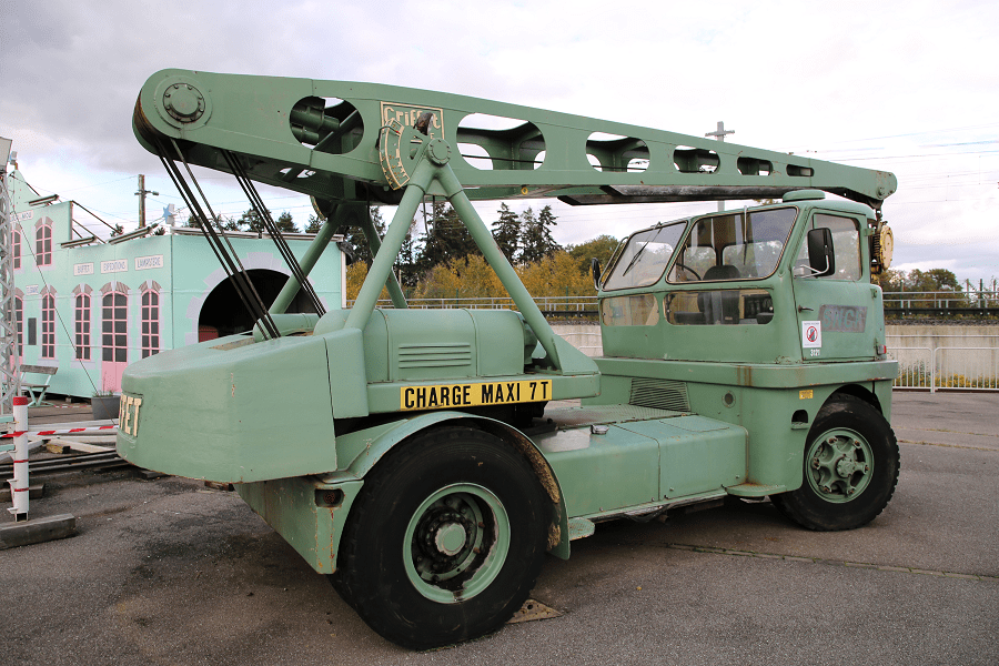 1960-Griffet-Road-Crane-Truck-min - Copie.png