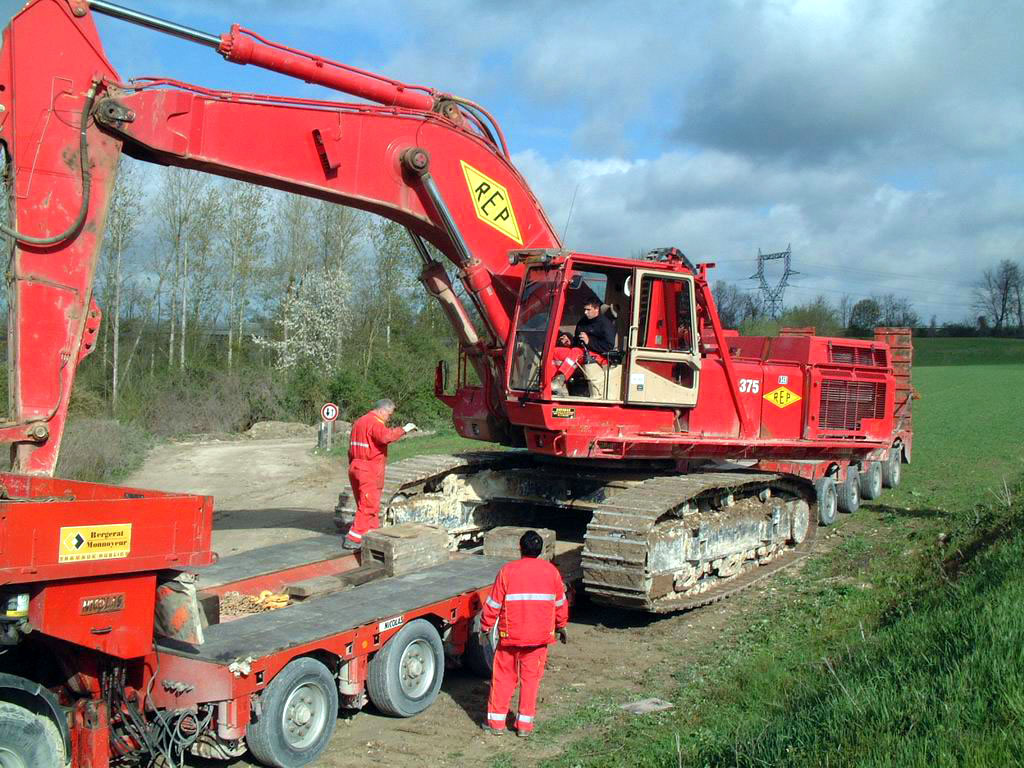 Transports d'engins T.P  de la R.E.P 12.jpg