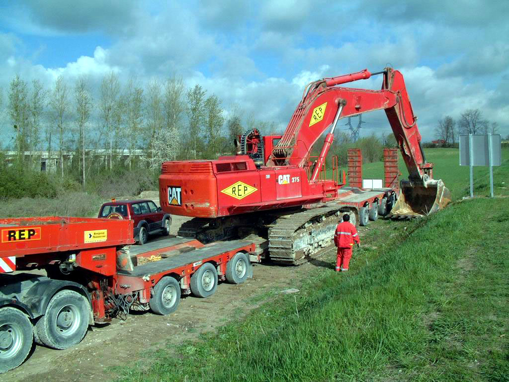 Transports d'engins T.P  de la R.E.P 15.jpg