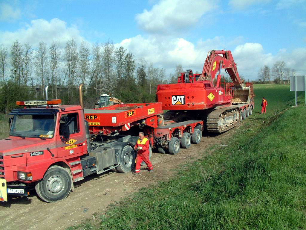 Transports d'engins T.P  de la R.E.P 16.jpg