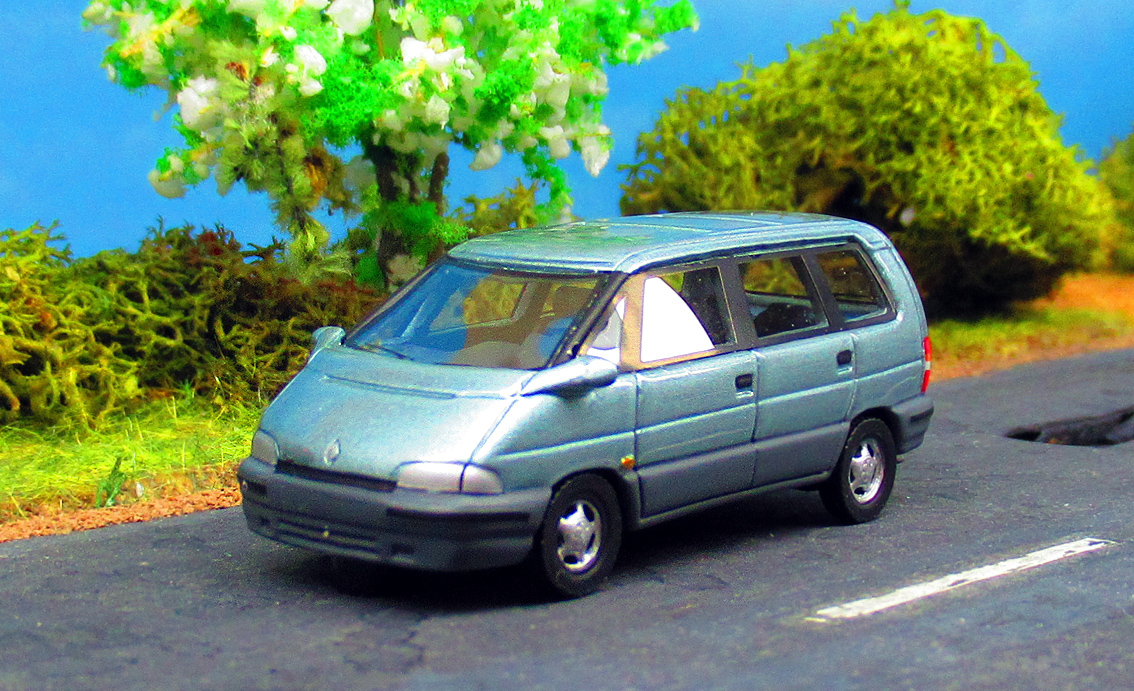 La RENAULT Espace ii est très réussie, sa silhouette est bien reproduite