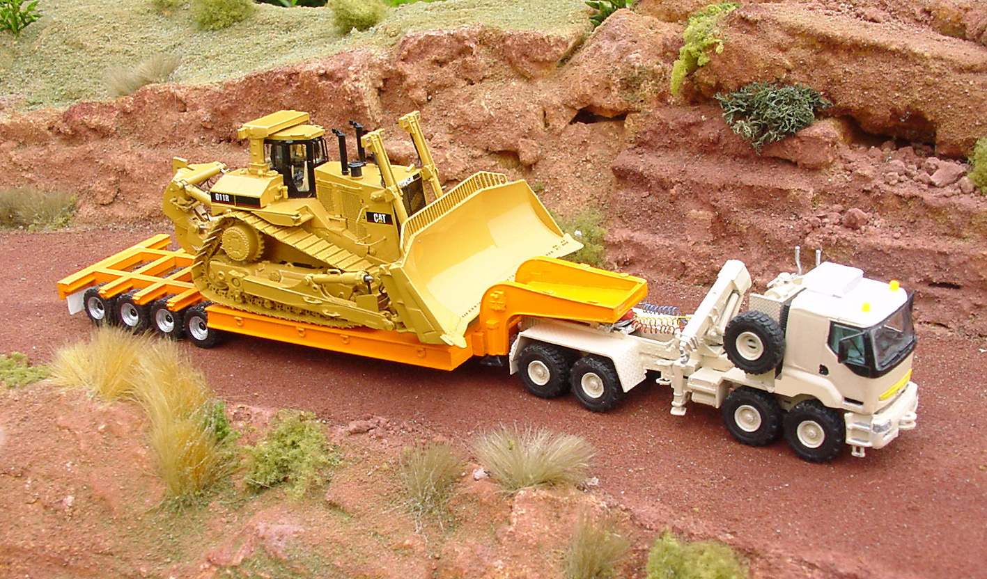 Renault+CAT D11+remorque 100 tonnes 01.jpg