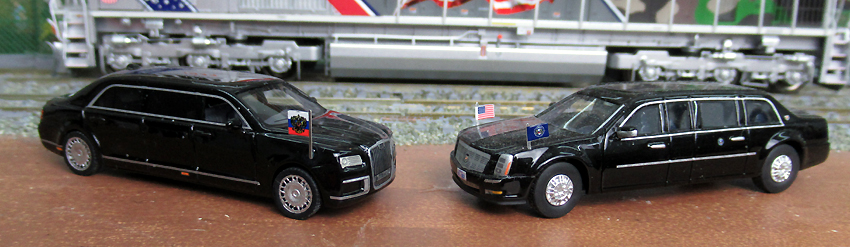 A gauche, la voiture d’État du Pt Poutine. A droite,en comparaison, la voiture Cadillac &quot;The Beast&quot;(la bête) du Pt Obama. 9070 kilos