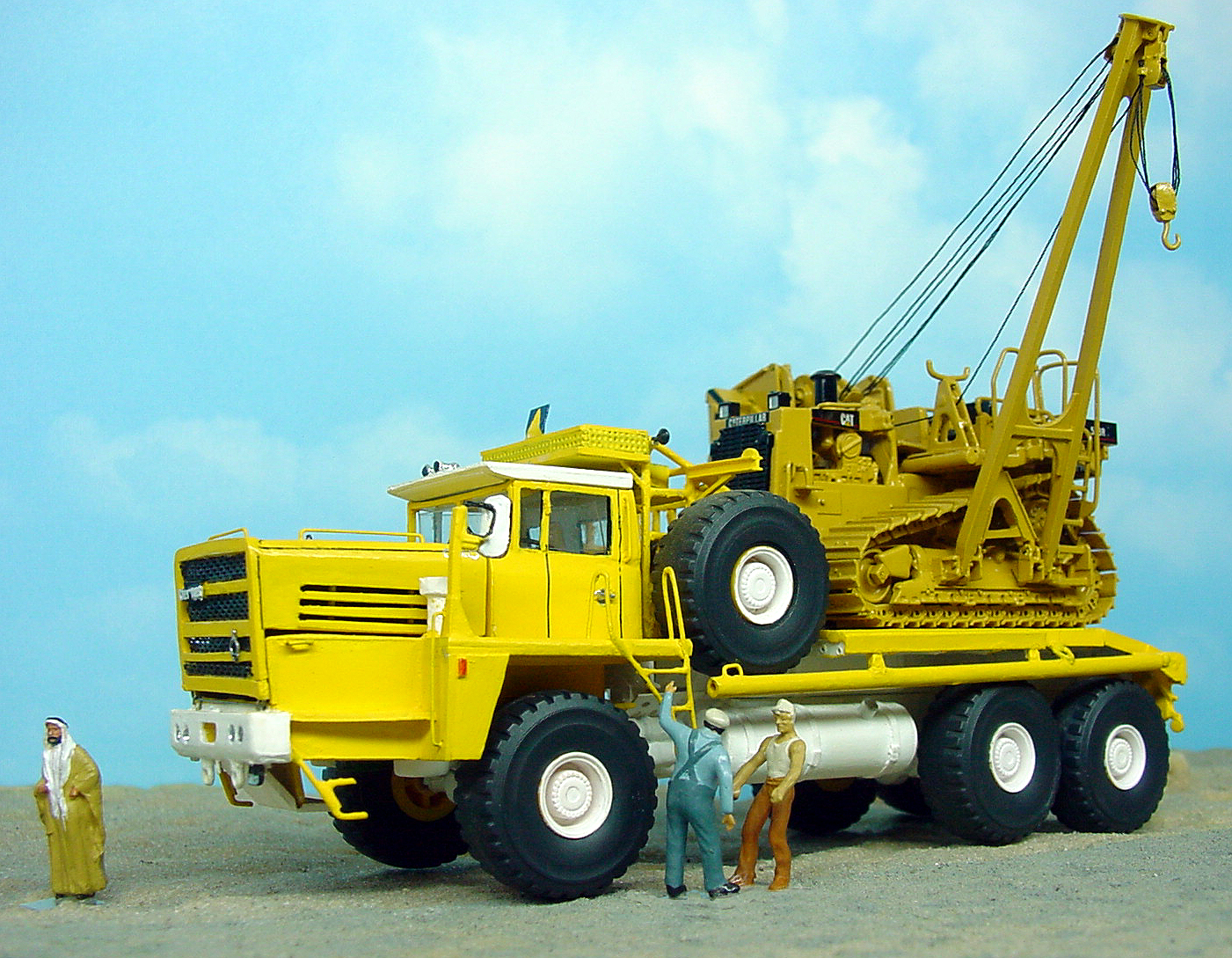 Au sahara pas de problèmes avec les ponts; Le GXO BERLIET en plein essai !
