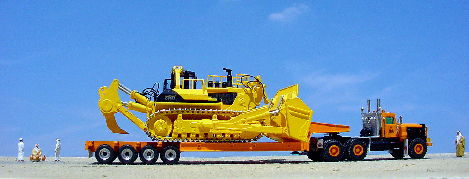 PILLET,Kenworth C920 + bull Komatsu.  5.jpg