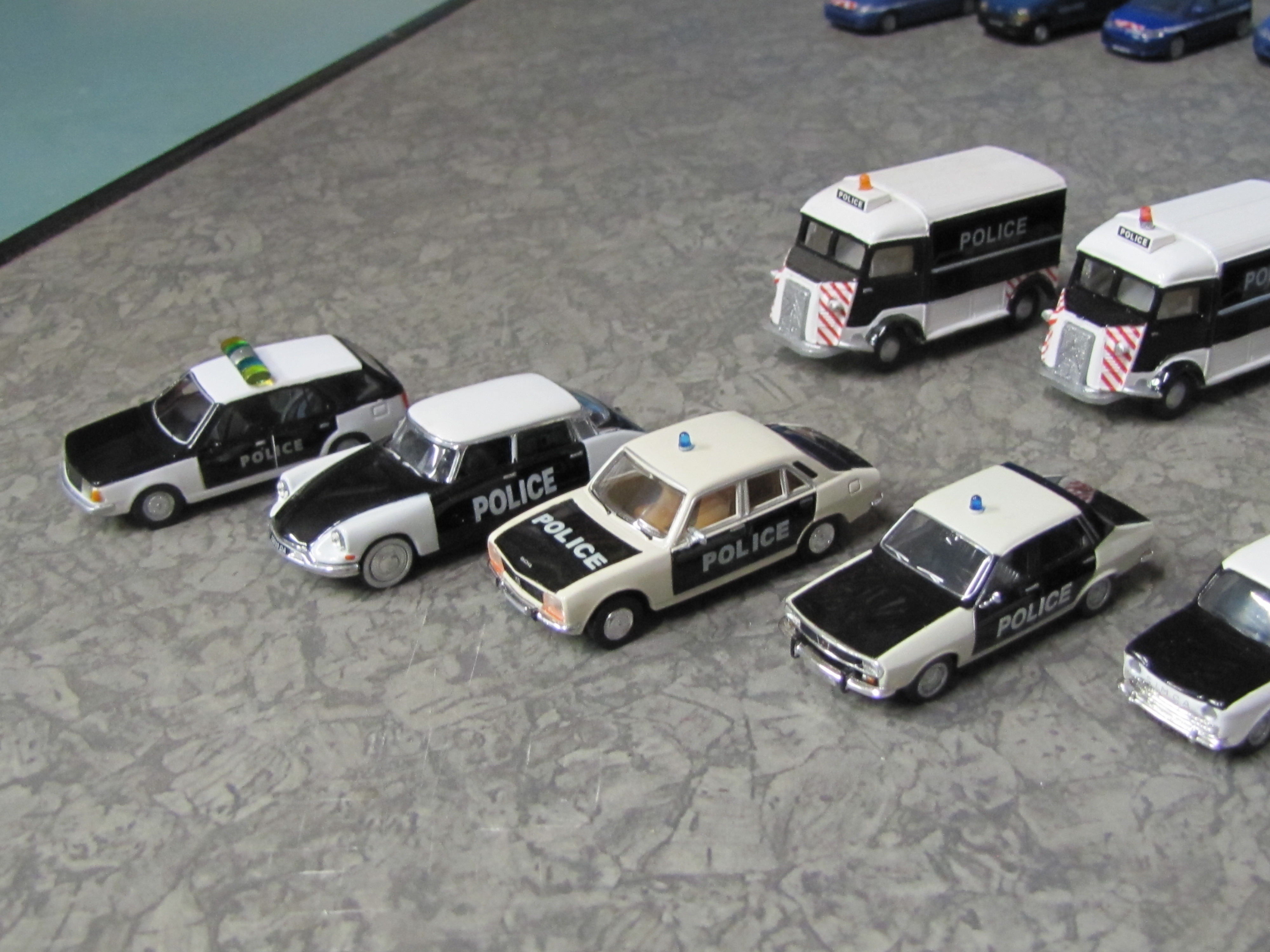 Voitures pie de police