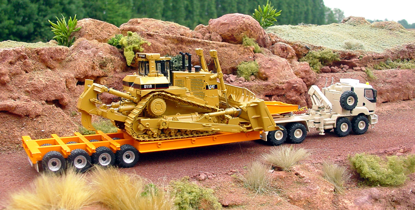 Renault+CAT D11+remorque 100 tonnes 04.jpg