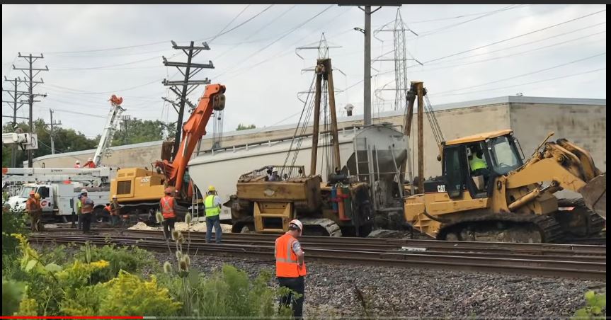 Grue relevage wagons 07.JPG