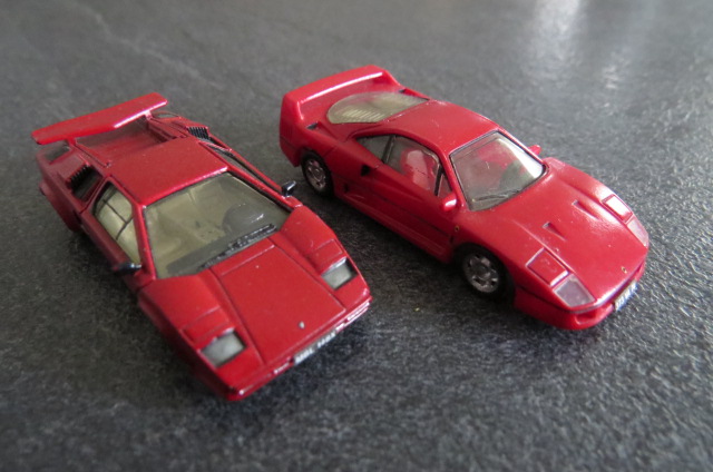 Countach et F40 monogram phares refaits et peinture