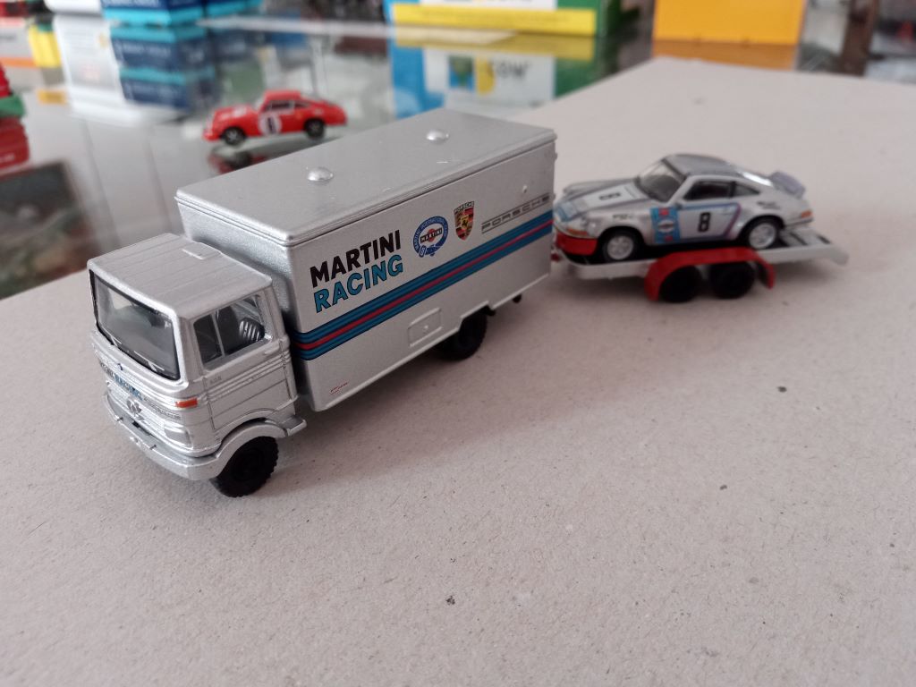 Porsche Martini.jpg