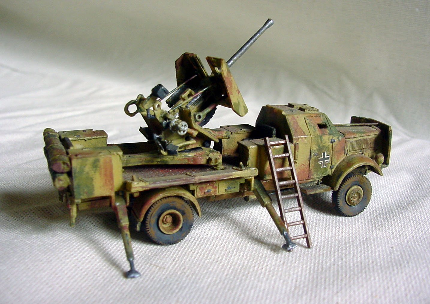 DRUHET  MK Mercedes 4500  4x4 flak 37  16.jpg