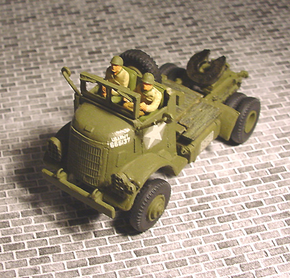 MILITAIRE  FÉDÉRAL 4X4 3-4 FACE HAUT.JPG