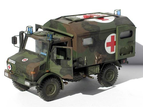 mb_unimog_ambulance_lf_lg.jpg