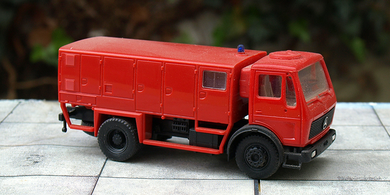 Mercedes Benz 1017/utilise l'ancienne superstructure de la Mercedes LG 315