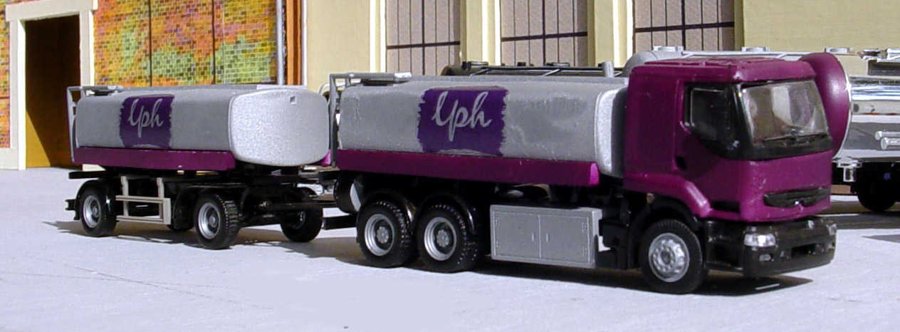 Premium porteur citerne.jpg