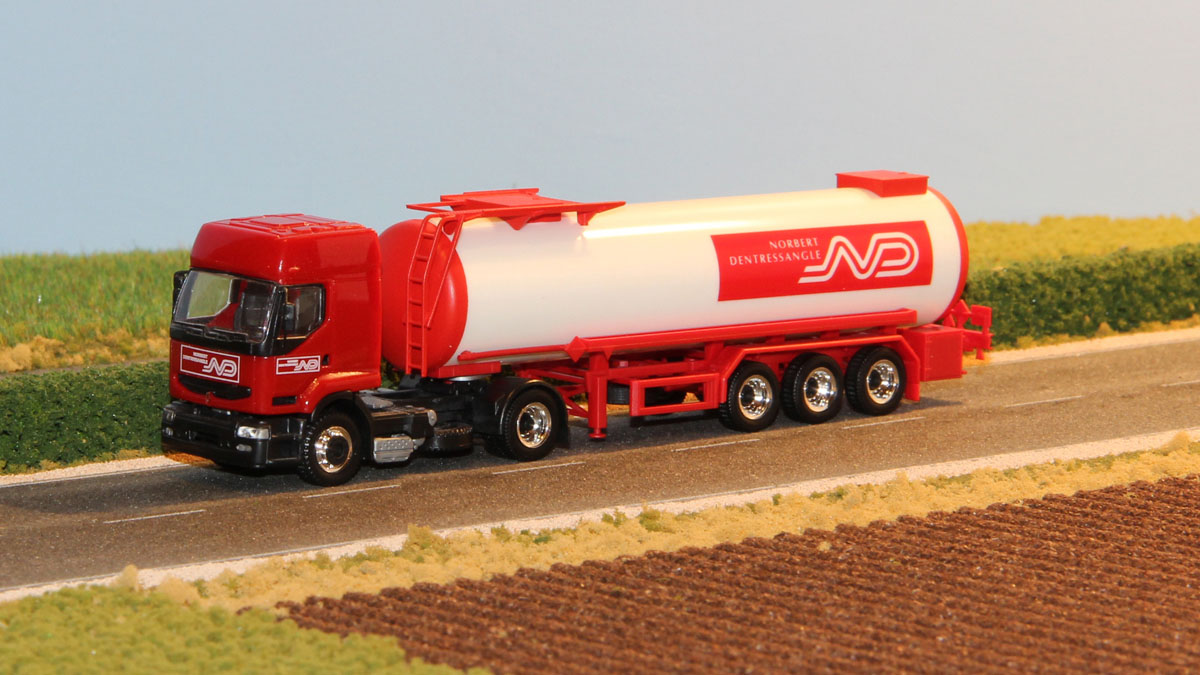 B1213.jpg