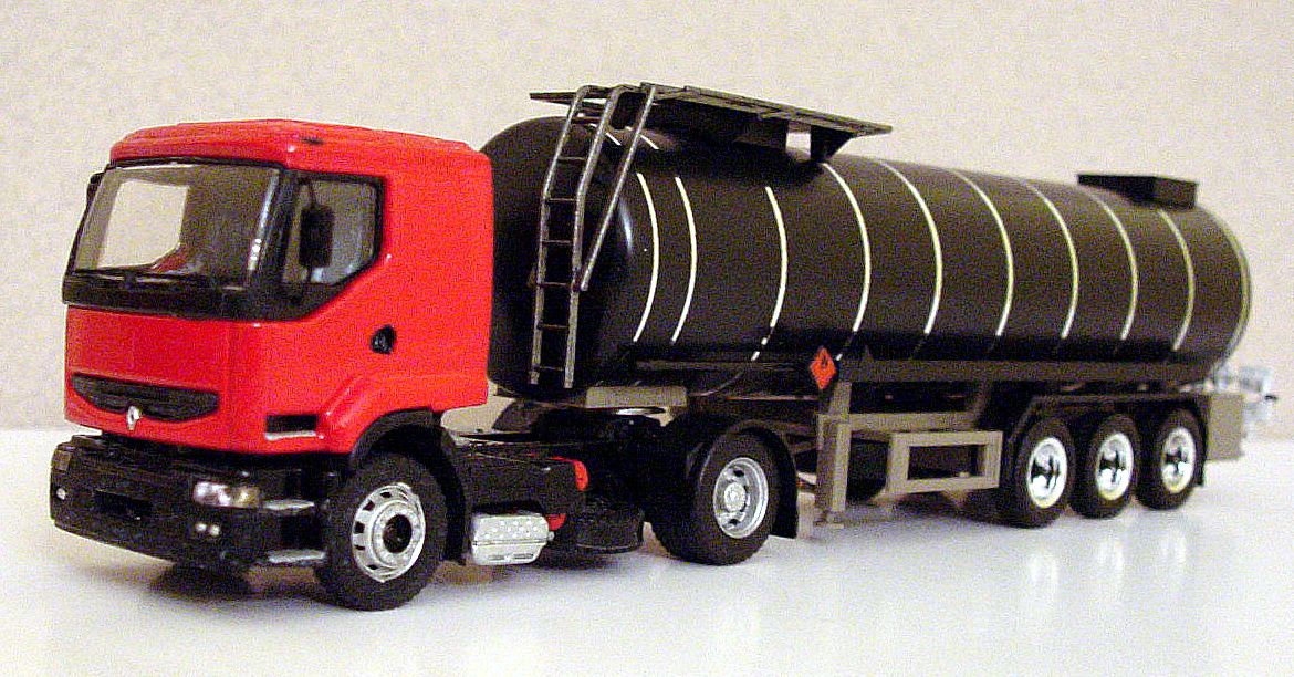 S.MCM RENAULT Premium toit bas citerne noire - Copie.jpg