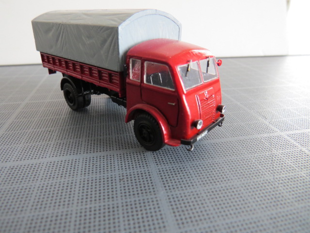 renault 4080 2.JPG