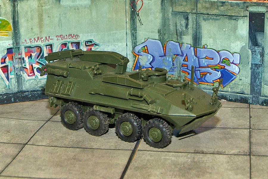 USA; LAV- R