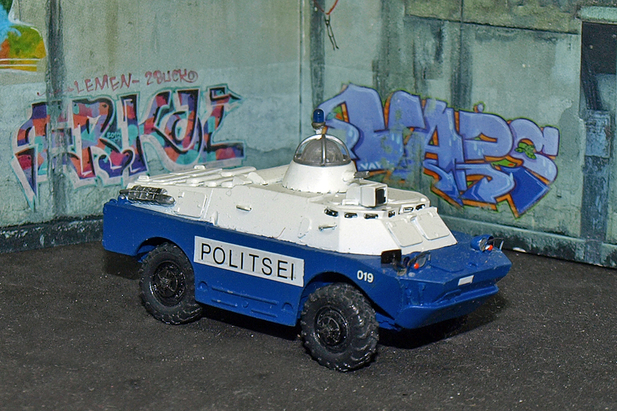 BRMD2 de l'armée soviétique, repris par la police estonienne après l'indépendance.