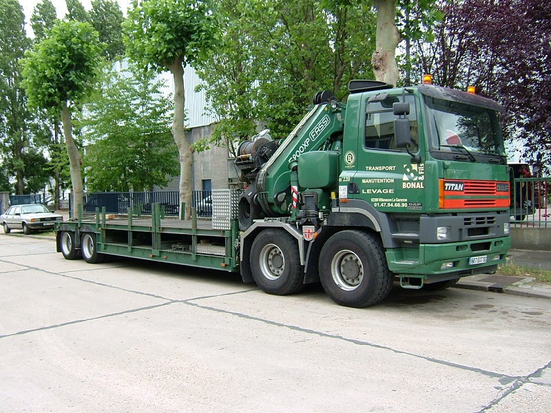 TITAN  8 X 4  cabine DAF CF  plateau  (n°220) (2).jpg