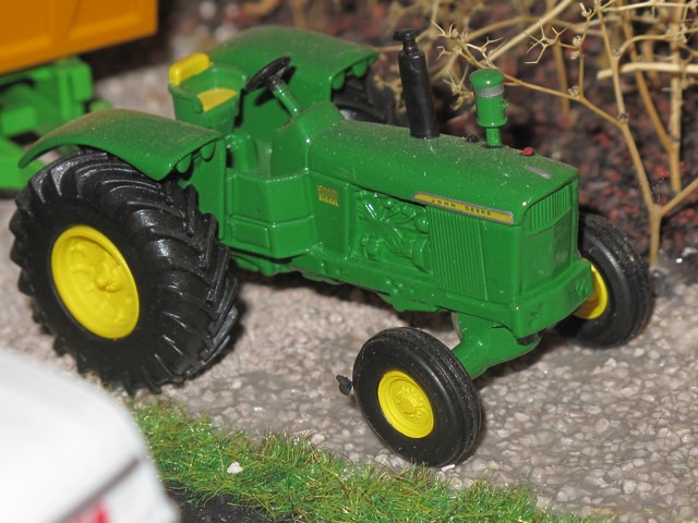 John Deere 5000.JPG