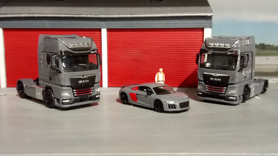 r8 (5).jpg
