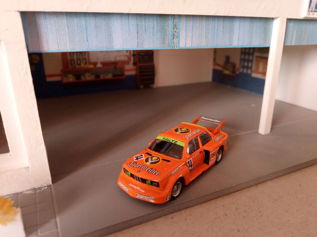 BMW 320.jpg
