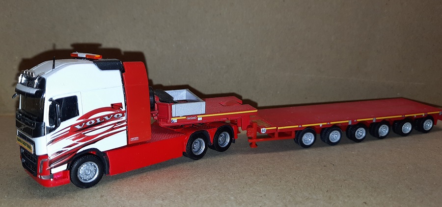 VOLVO N°01.jpg
