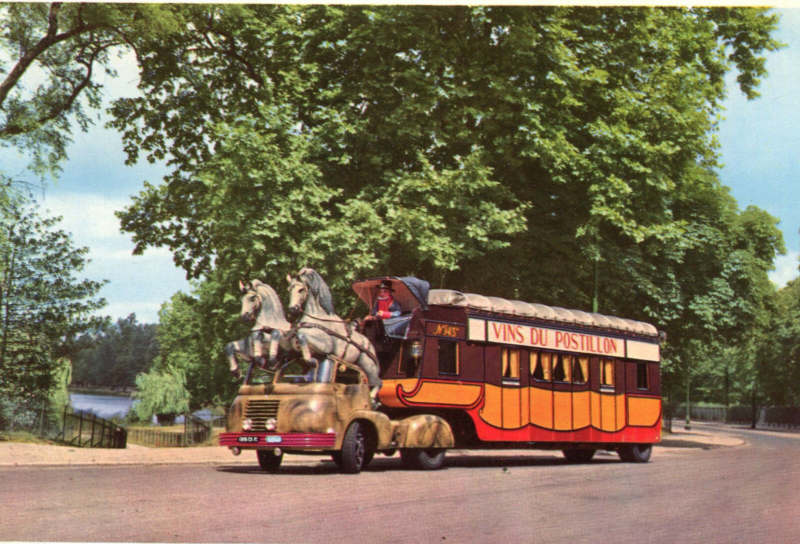 Carte-Pub-Vins-du-POSTILLON-avec-camion-Cachets.jpg