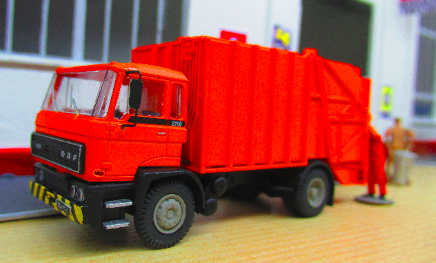 Enfin un camion-poubelle réaliste, bravo ARTITEC !