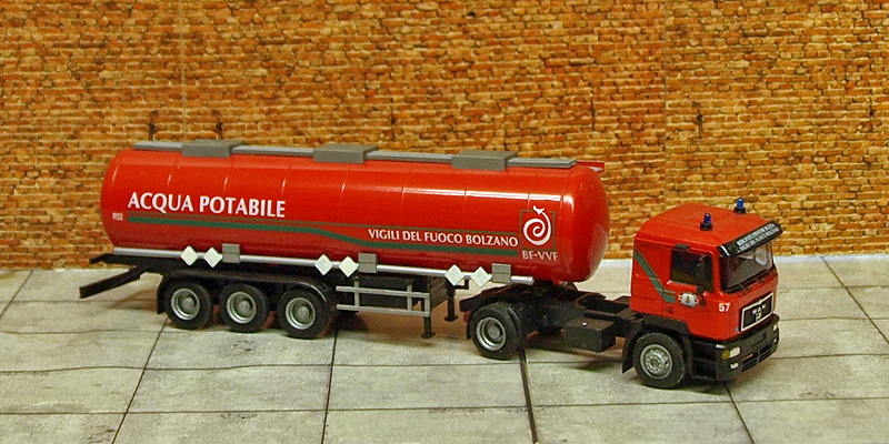 P8037762-001.JPG