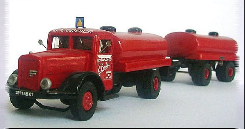 at.JPG
