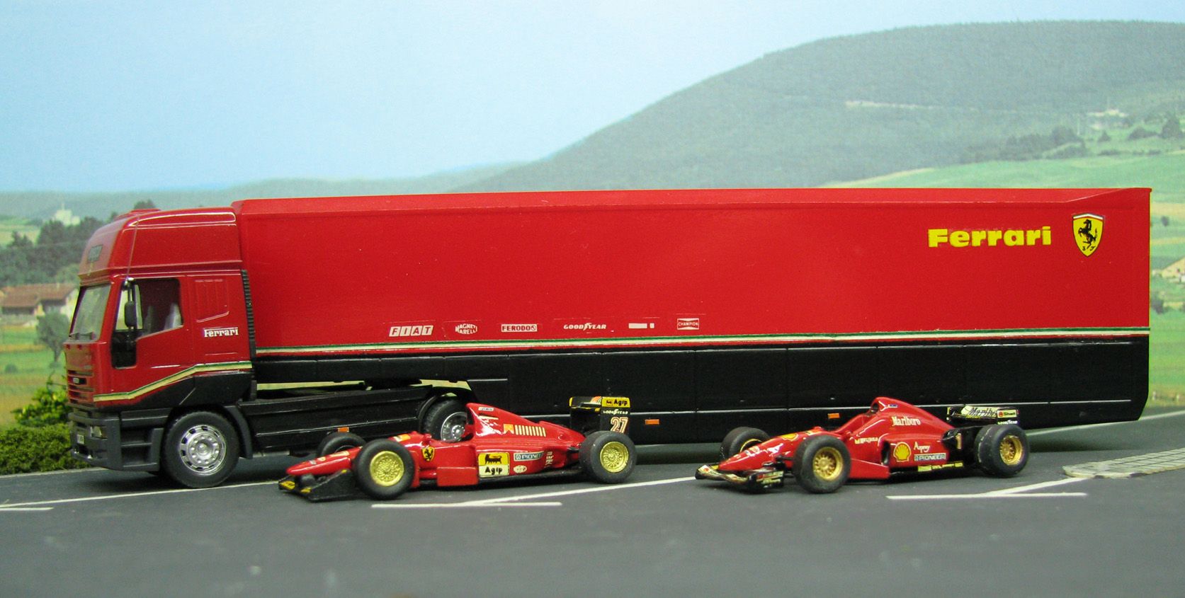 Ecurie FERRARI, tracteur IVECO Eurostar LD 440E52 V8 514 cv.jpg