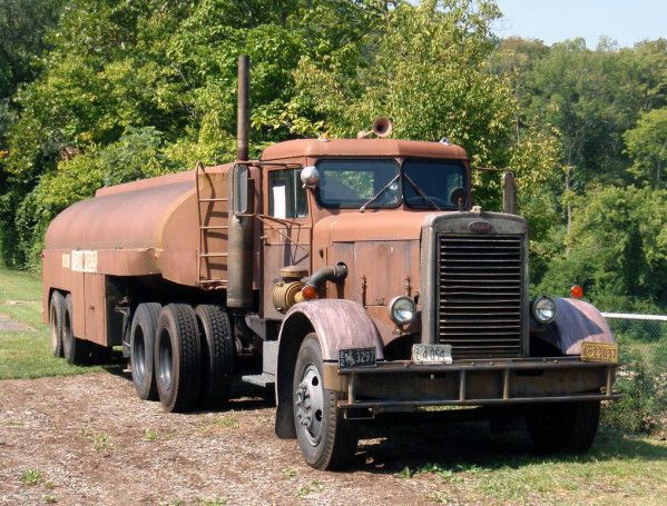 ob_88f998_le-seul-camion-ayant-survecu-au-tourn.jpg