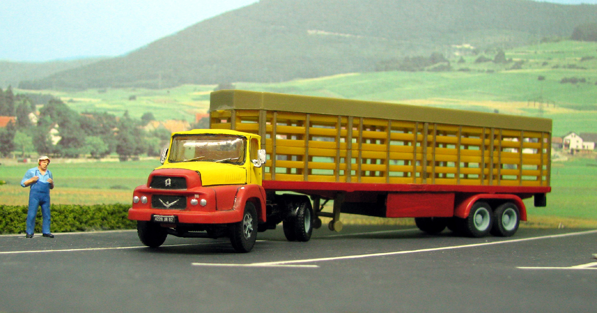 UNIC Izoard T 270  02.jpg