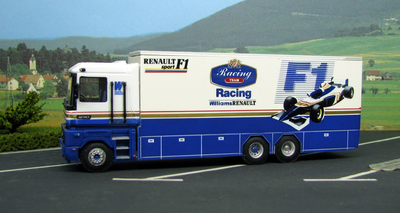 F1 RENAULT AE 520 6x4  WILLIAMS-RENAULT Racing Team.jpg