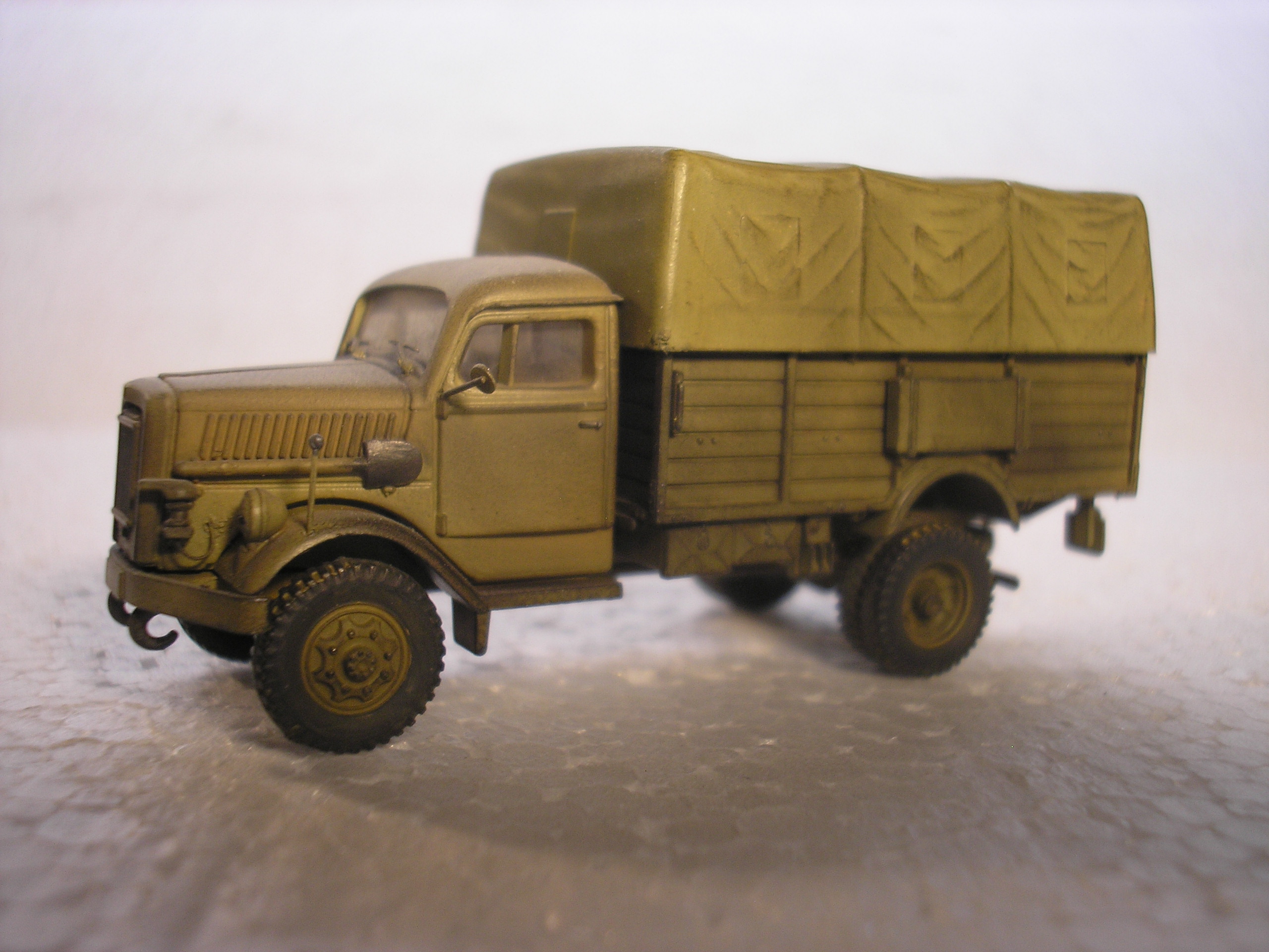 Another 3 tonner 4X4 from ROCO with additions