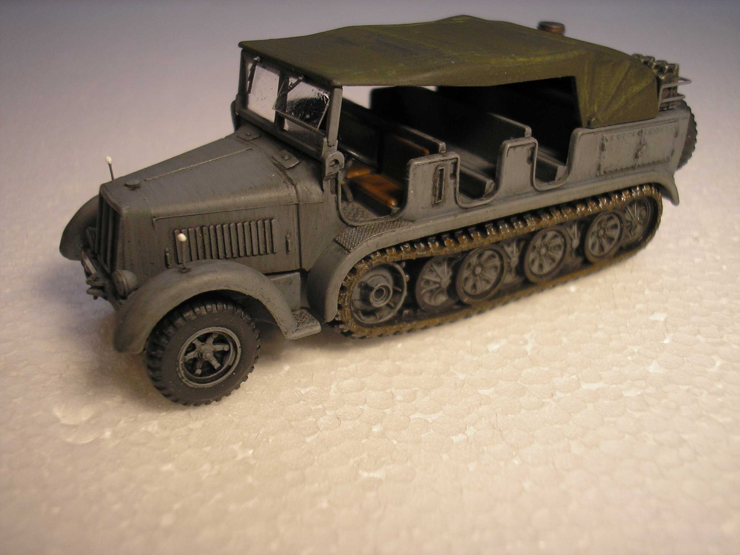 ROCO 8 ton towing tractor