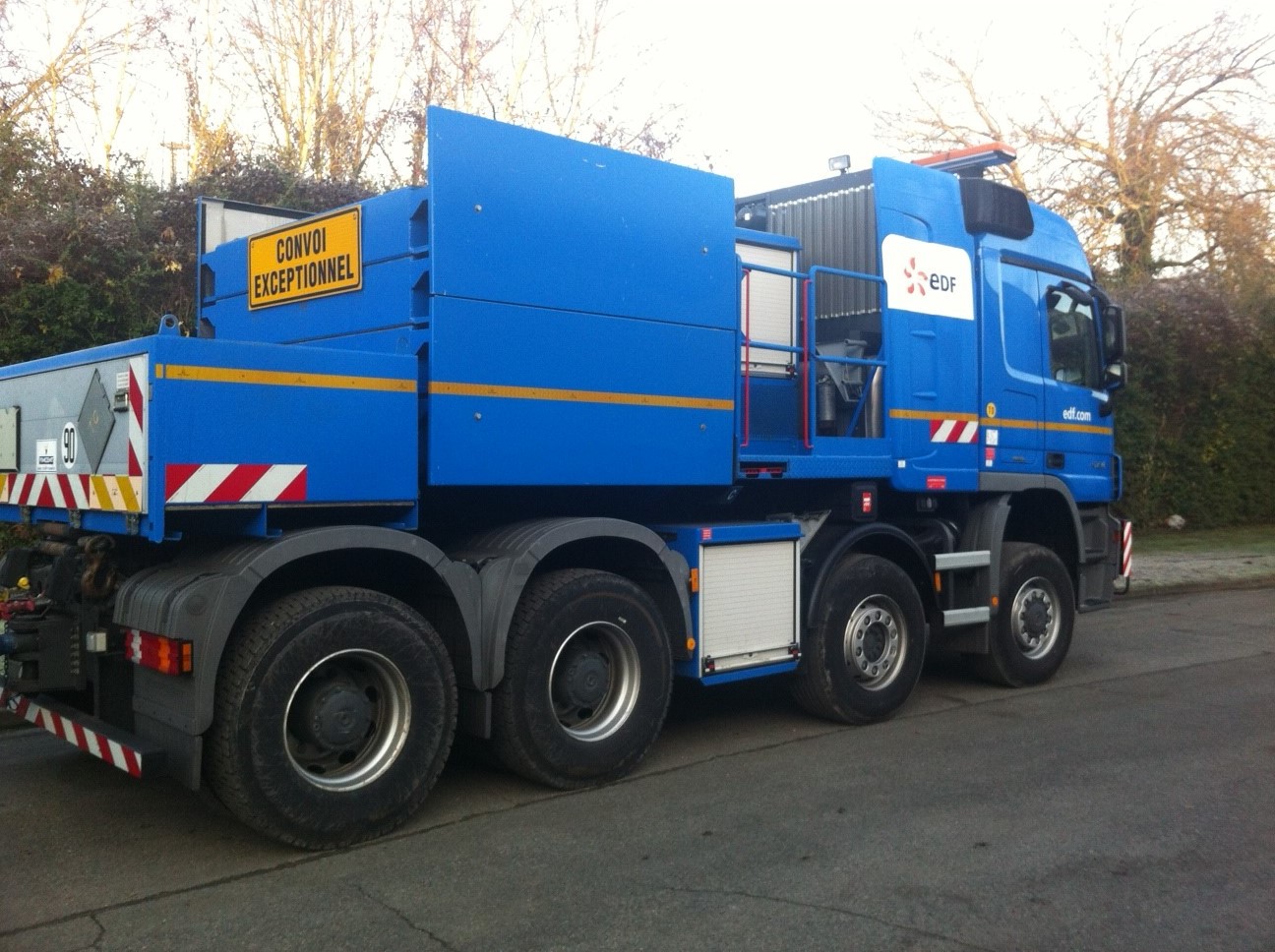 Mercedes 8X4 EDF-002.jpg